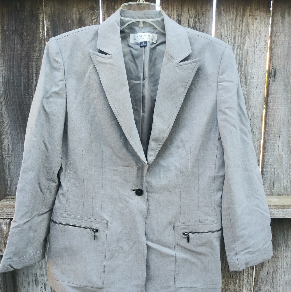 Tahari jacket NWOT